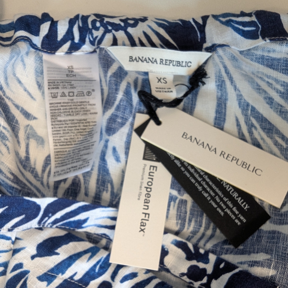 Banana Republic Blue and White Floral Tank Top - Picture 4 of 7